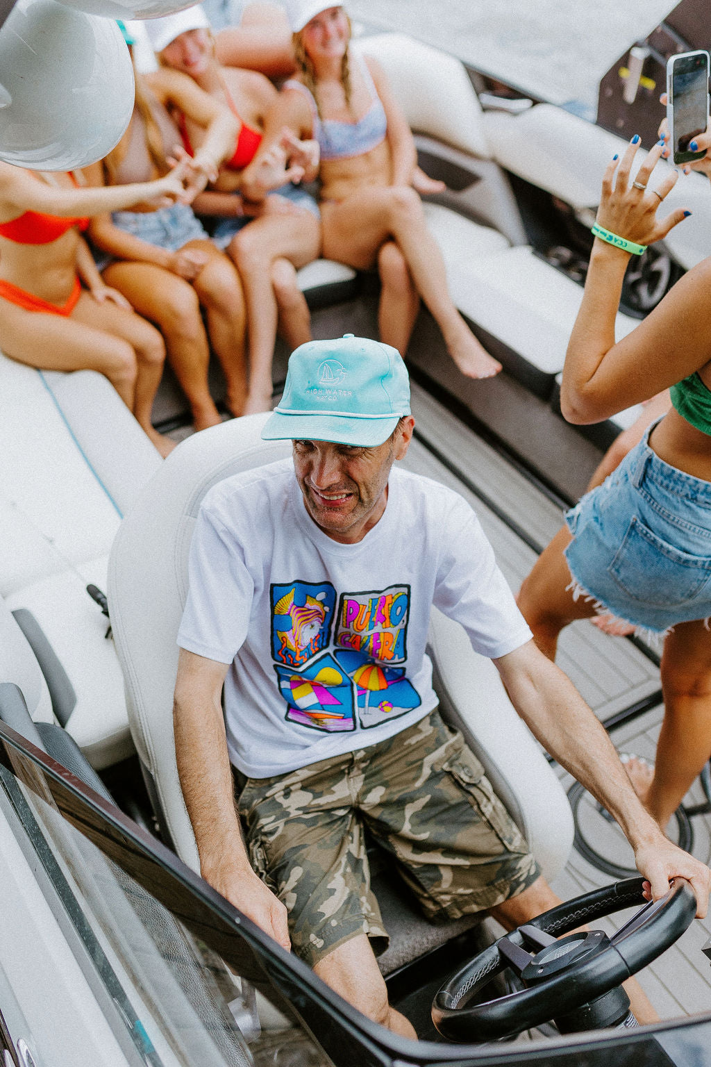YACHT CLUB